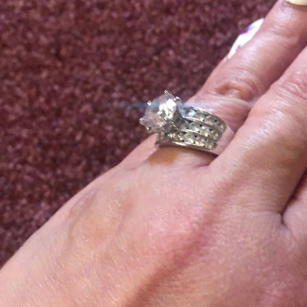 Gorgeous Statement Ring - image 2